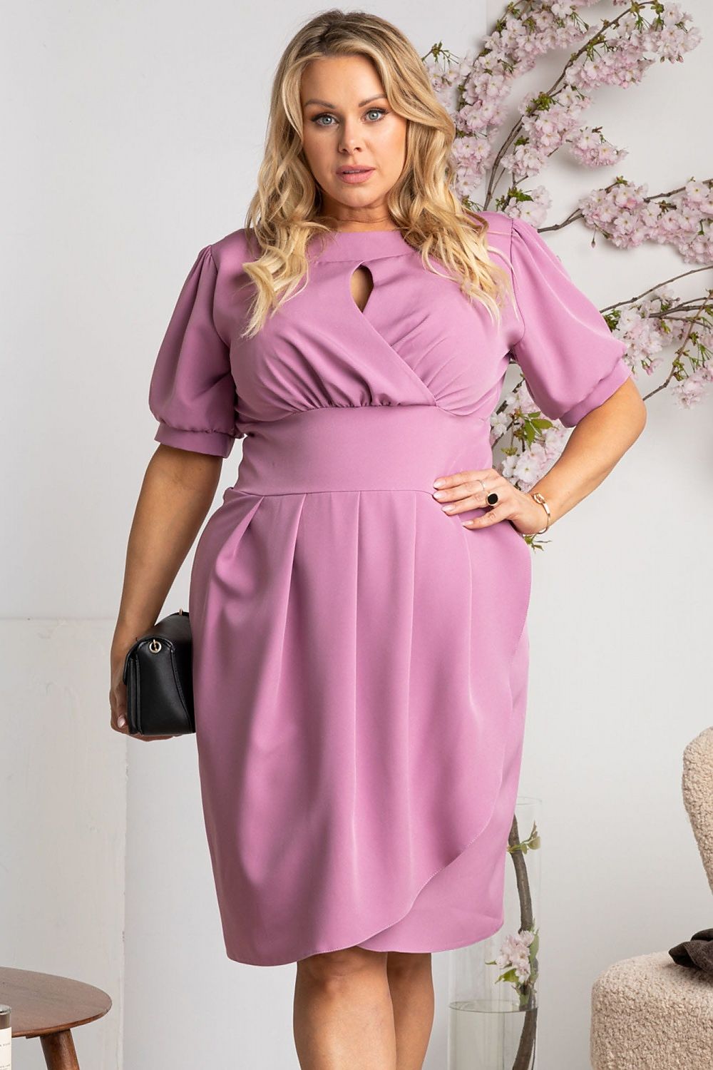 Plus size dress model 169164